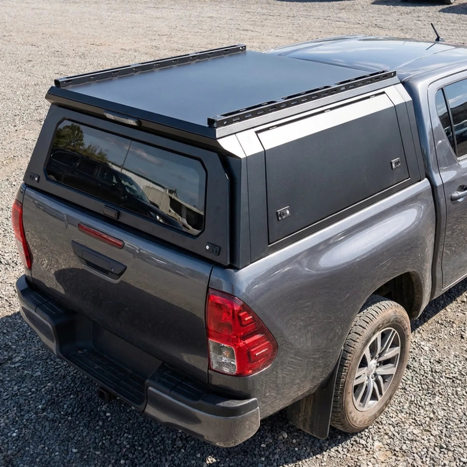 Front Rear Glass Solid Side Truck Cap QC002